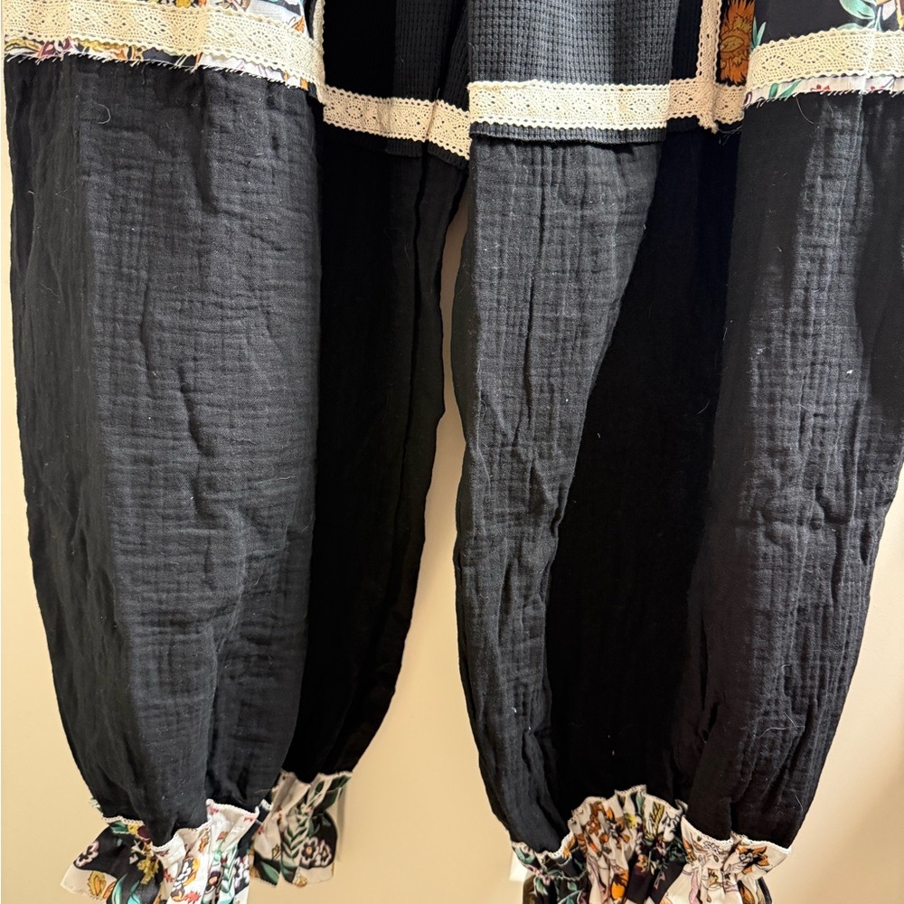 NWOT POL Black Floral Patchwork Pants With Ruffled Waist - Picture 14 of 14